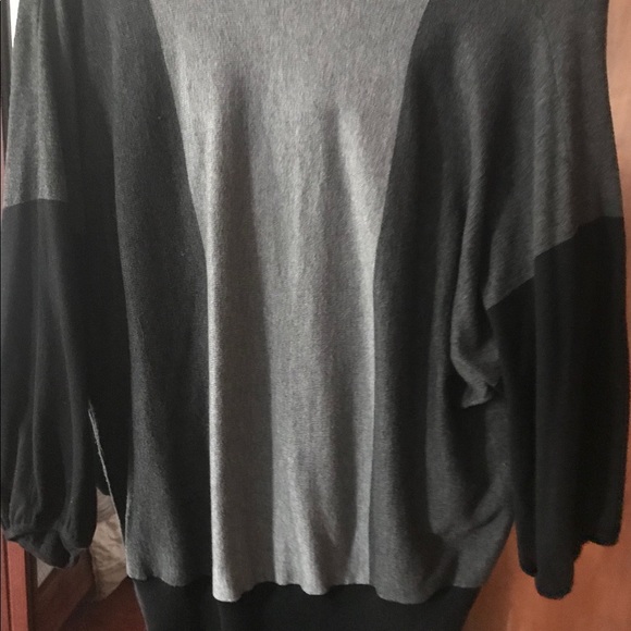 Black and gray sweater - Picture 5 of 8